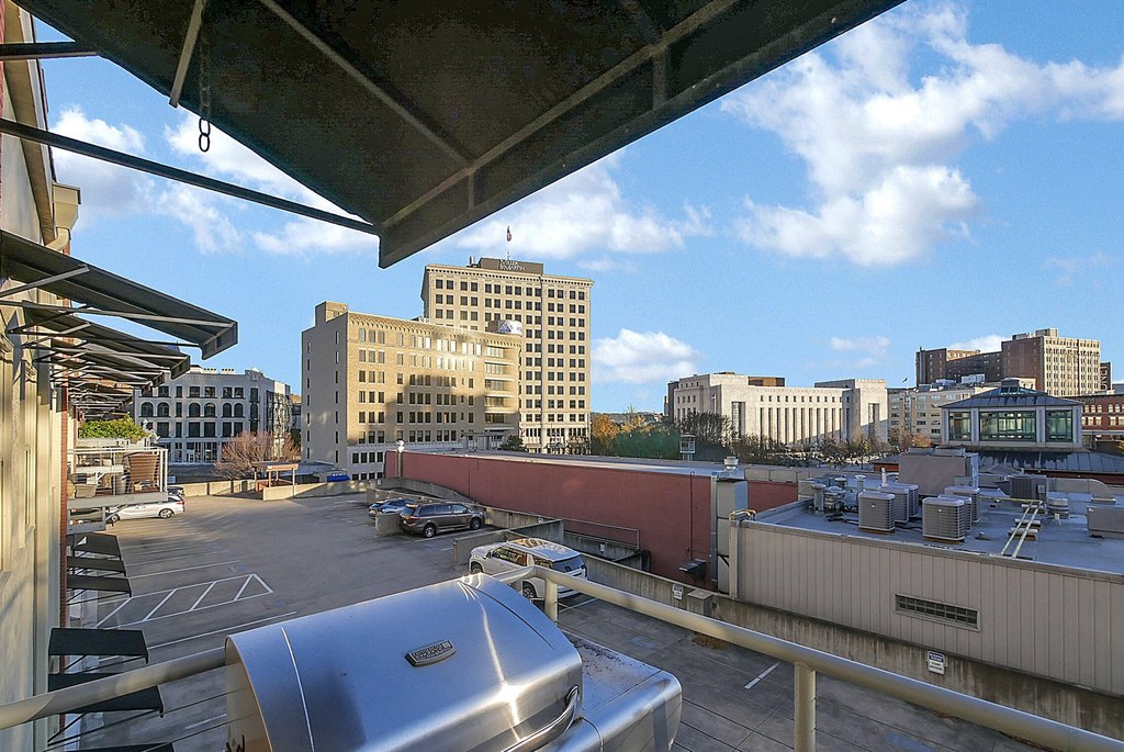 Chattanooga, Tennessee, 37402, United States, 2 Bedrooms Bedrooms, ,2 BathroomsBathrooms,Residential,Forsale,2004676