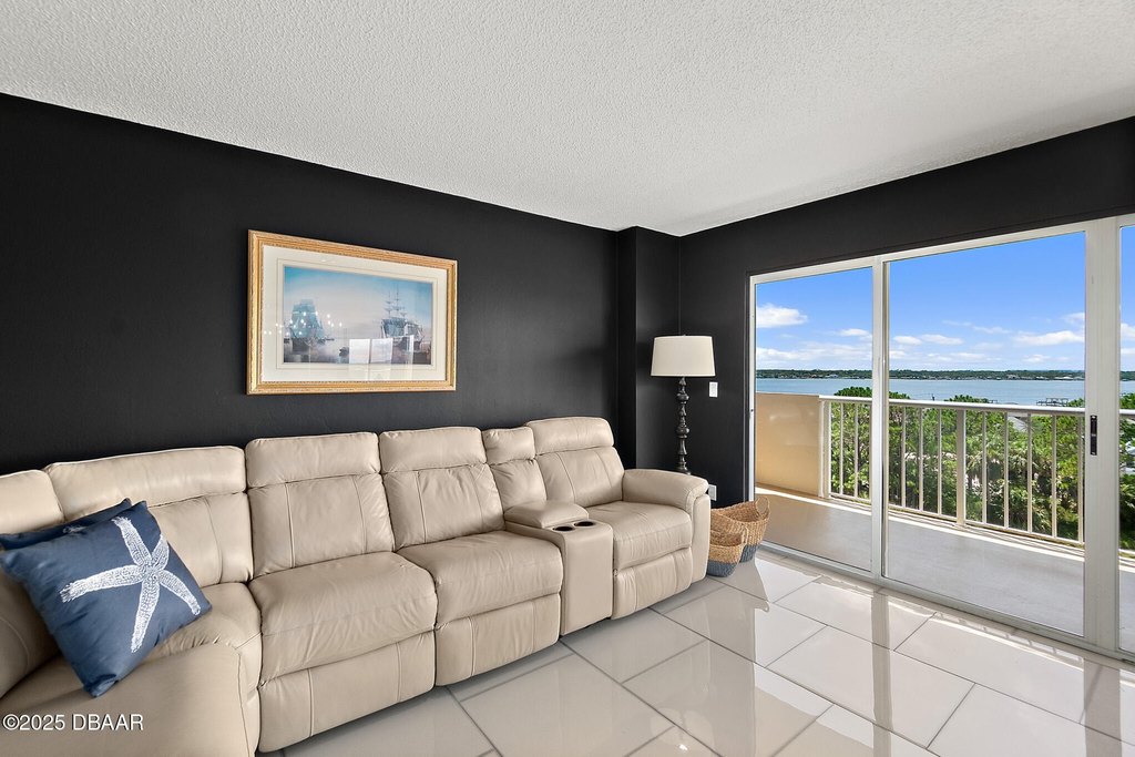 Daytona Beach Shores, Florida, 32118, United States, 3 Bedrooms Bedrooms, ,3 BathroomsBathrooms,Residential,Forsale,2007406