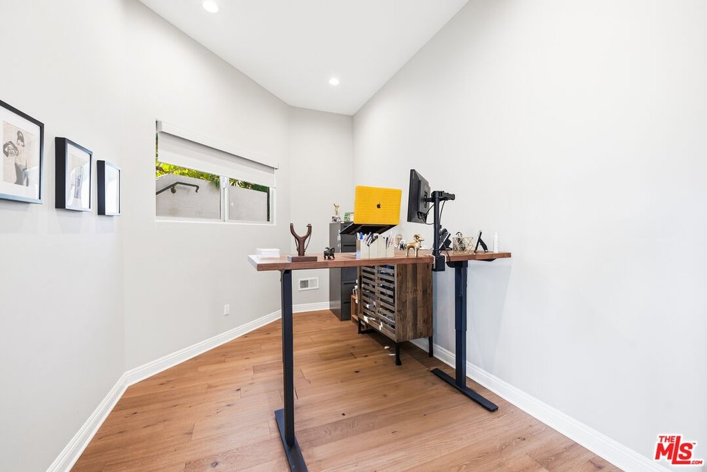 Malibu, California, 90265, United States, 4 Bedrooms Bedrooms, ,3.5 BathroomsBathrooms,Residential,Forsale,2009613