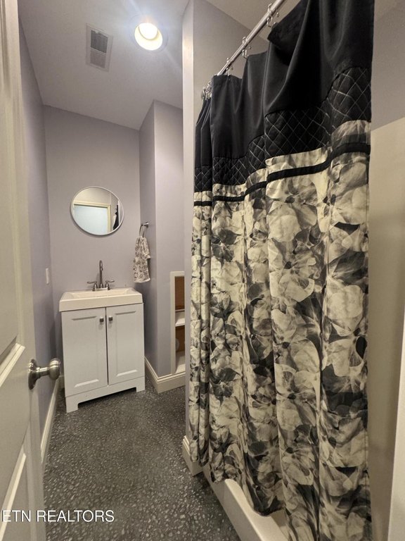 Kingston, Tennessee, 37763, United States, 4 Bedrooms Bedrooms, ,3.5 BathroomsBathrooms,Residential,Forsale,1893802