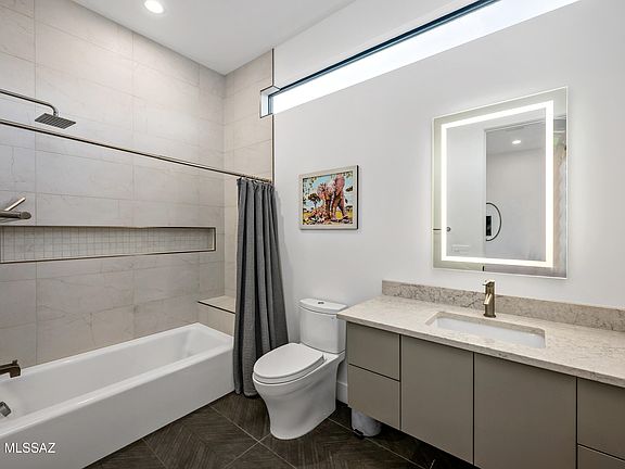 Oro Valley, Arizona, 85755, United States, 5 Bedrooms Bedrooms, ,4 BathroomsBathrooms,Residential,Forsale,2004440