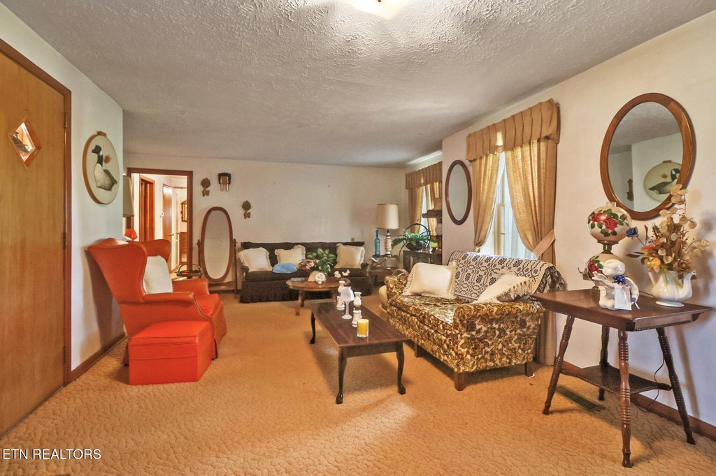 Crossville, Tennessee, 38555, United States, 3 Bedrooms Bedrooms, ,2 BathroomsBathrooms,Residential,Forsale,1952854