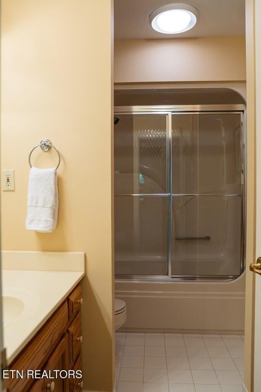 Livingston, Tennessee, 38570, United States, 3 Bedrooms Bedrooms, ,4.5 BathroomsBathrooms,Residential,Forsale,1952671