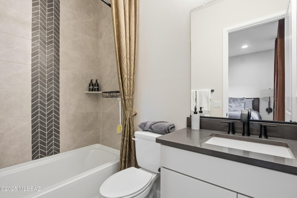 Tucson, Arizona, 85742, United States, 4 Bedrooms Bedrooms, ,4.5 BathroomsBathrooms,Residential,Forsale,2004420