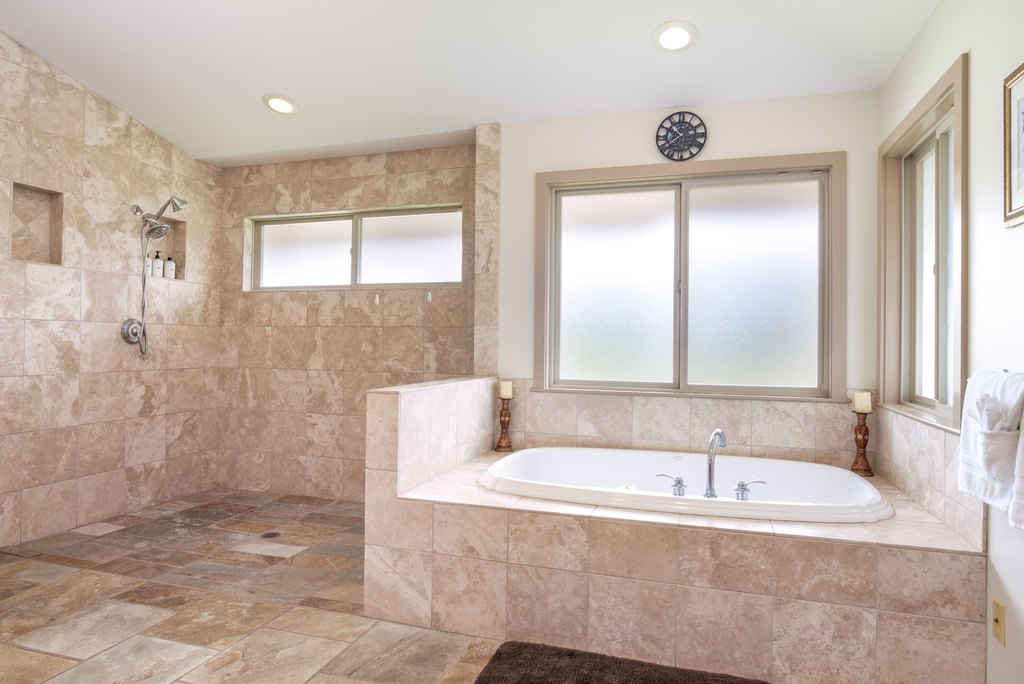 Kailua-Kona, Hawaii, 96740, United States, 4 Bedrooms Bedrooms, ,3.5 BathroomsBathrooms,Residential,Forsale,2004378