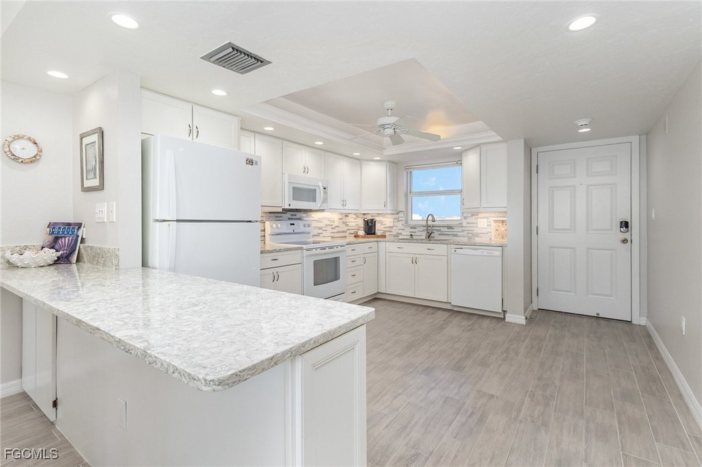 Fort Myers Beach, Florida, 33931, United States, 2 Bedrooms Bedrooms, ,2 BathroomsBathrooms,Residential,Forsale,2004816