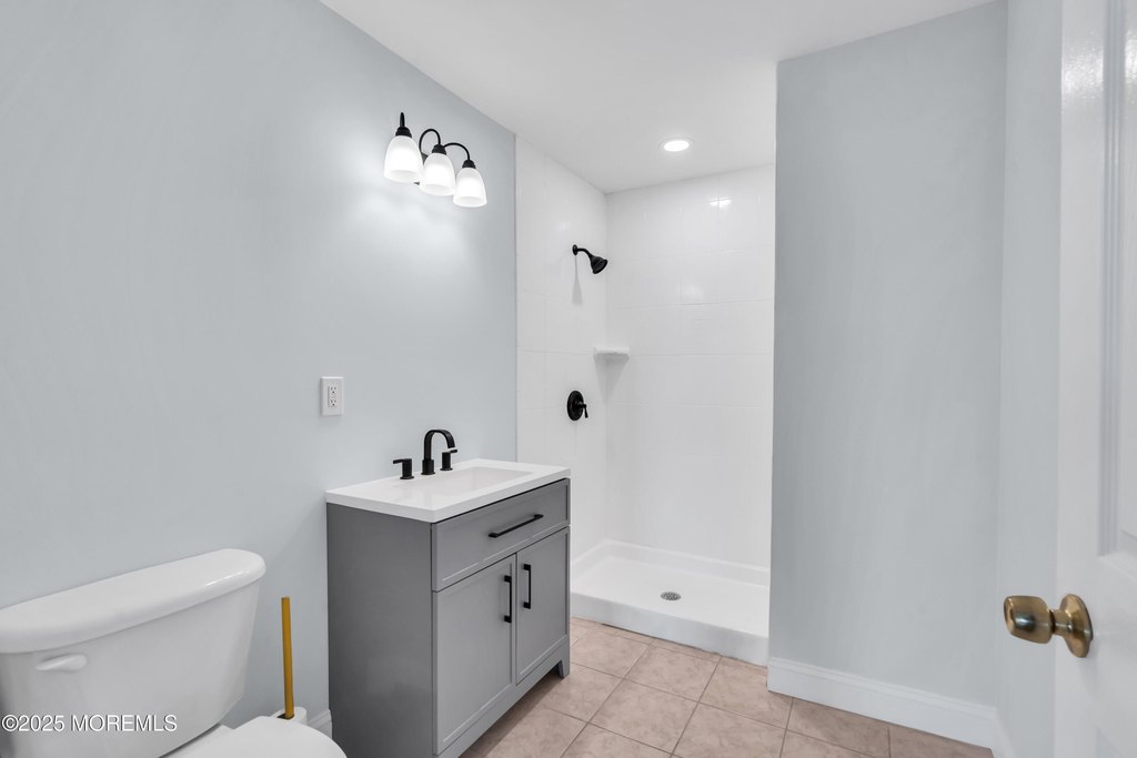 Seaside Heights, New Jersey, 08751, United States, 2 Bedrooms Bedrooms, ,2 BathroomsBathrooms,Residential,Forsale,2008940