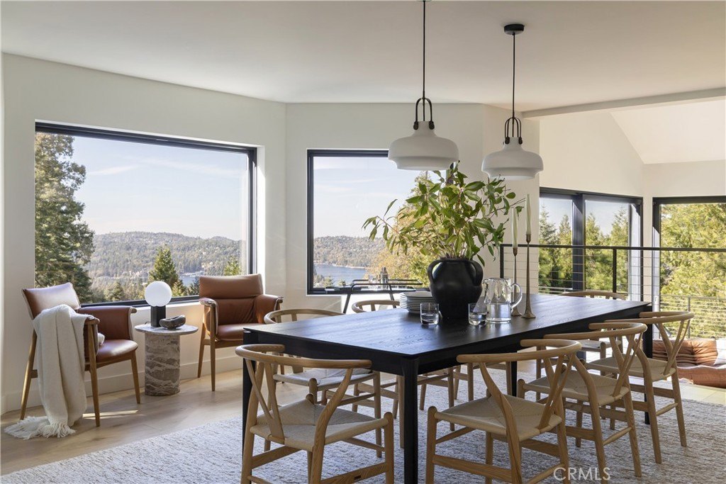 Lake Arrowhead, California, 92352, United States, 5 Bedrooms Bedrooms, ,5 BathroomsBathrooms,Residential,Forsale,2004865