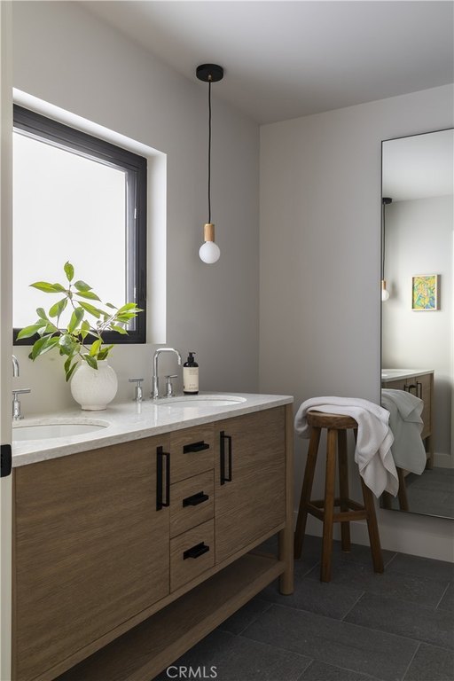 Lake Arrowhead, California, 92352, United States, 5 Bedrooms Bedrooms, ,5 BathroomsBathrooms,Residential,Forsale,2004865