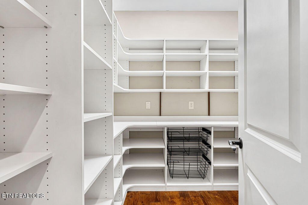 Loudon, Tennessee, 37774, United States, 3 Bedrooms Bedrooms, ,3.5 BathroomsBathrooms,Residential,Forsale,1960210