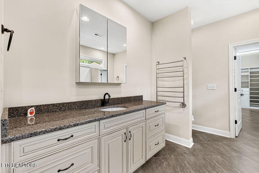 Loudon, Tennessee, 37774, United States, 3 Bedrooms Bedrooms, ,3.5 BathroomsBathrooms,Residential,Forsale,1960210