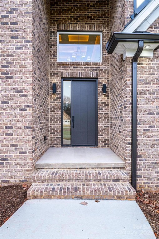 Hickory, North Carolina, 28601, United States, 4 Bedrooms Bedrooms, ,3 BathroomsBathrooms,Residential,Forsale,2007717