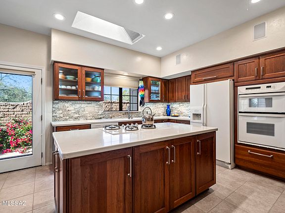 Tucson, Arizona, 85712, United States, 3 Bedrooms Bedrooms, ,2 BathroomsBathrooms,Residential,Forsale,2004426