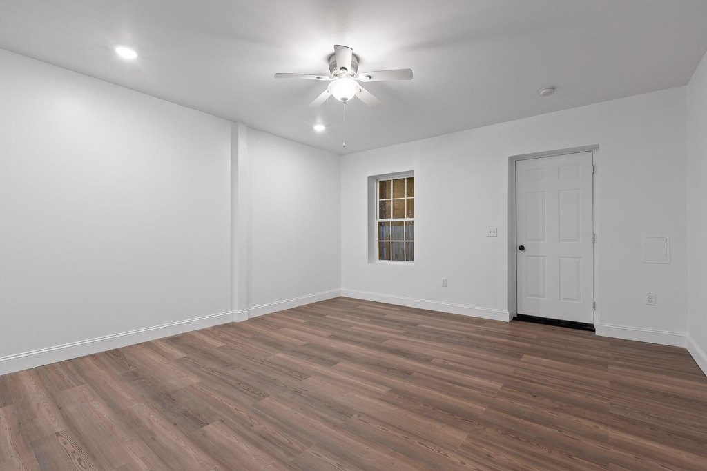 Chattanooga, Tennessee, 37405, United States, 4 Bedrooms Bedrooms, ,4 BathroomsBathrooms,Residential,Forsale,1922162