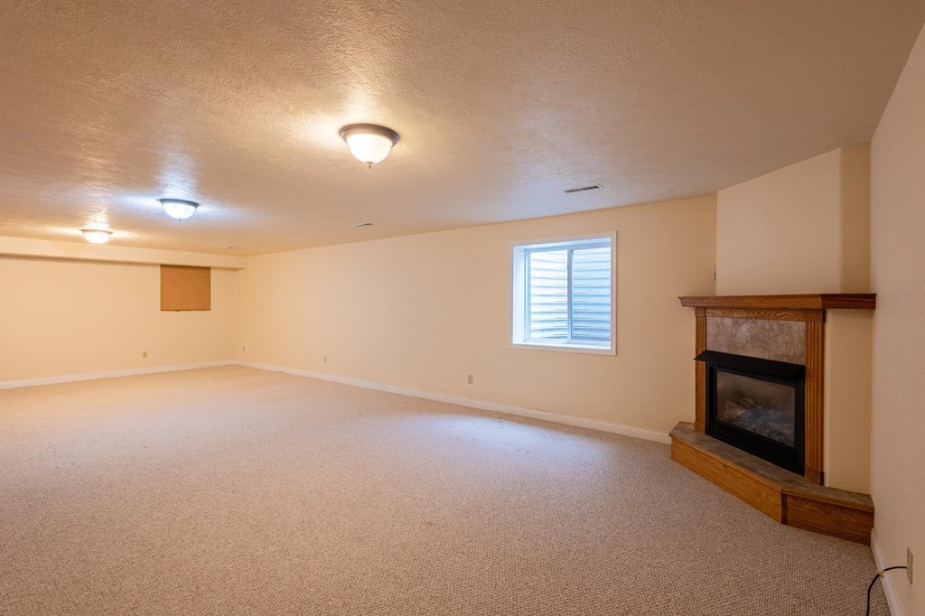 Spearfish, South Dakota, 57783, United States, 5 Bedrooms Bedrooms, ,3 BathroomsBathrooms,Residential,Forsale,2011078