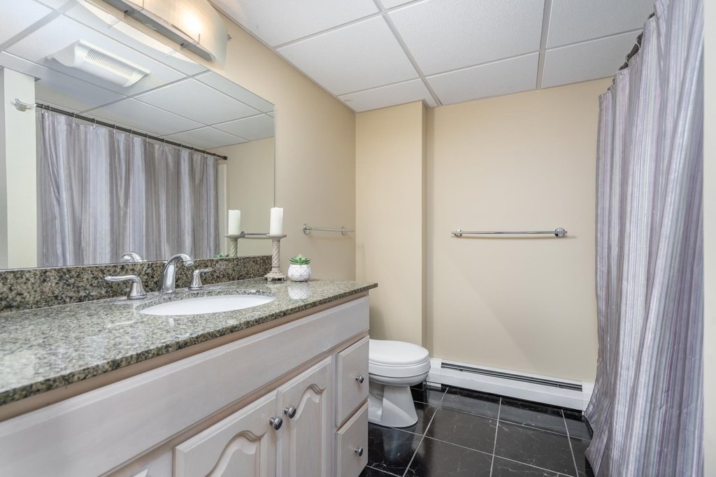 Nottingham, New Hampshire, 03290, United States, 4 Bedrooms Bedrooms, ,2.5 BathroomsBathrooms,Residential,Forsale,2004712