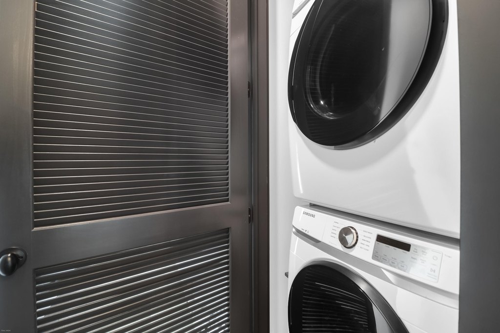 Charleston, South Carolina, 29401, United States, 2 Bedrooms Bedrooms, ,2 BathroomsBathrooms,Residential,Forsale,2007728