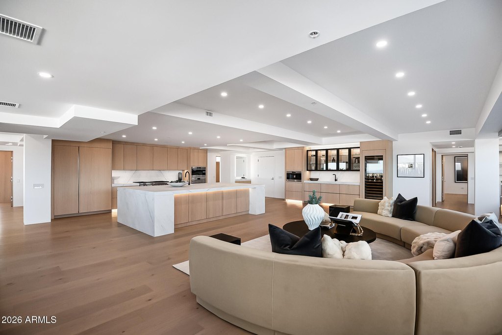 Scottsdale, Arizona, 85251, United States, 4 Bedrooms Bedrooms, ,4.5 BathroomsBathrooms,Residential,Forsale,2014347