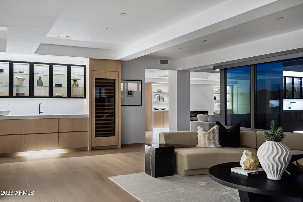 Scottsdale, Arizona, 85251, United States, 4 Bedrooms Bedrooms, ,4.5 BathroomsBathrooms,Residential,Forsale,2014347