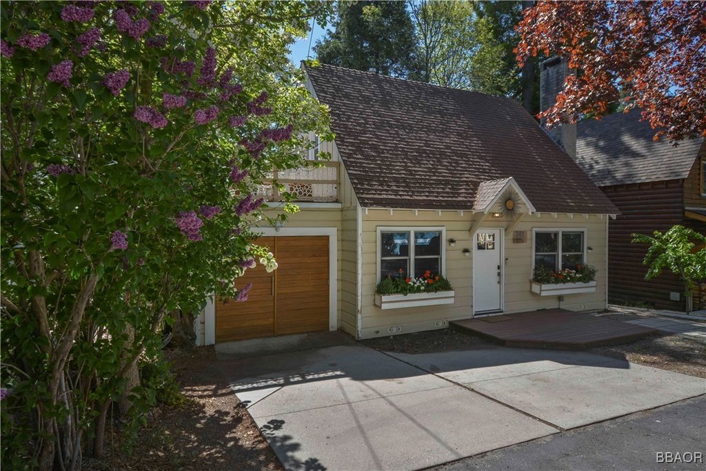 Lake Arrowhead, California, 92352, United States, 2 Bedrooms Bedrooms, ,2 BathroomsBathrooms,Residential,Forsale,1886279