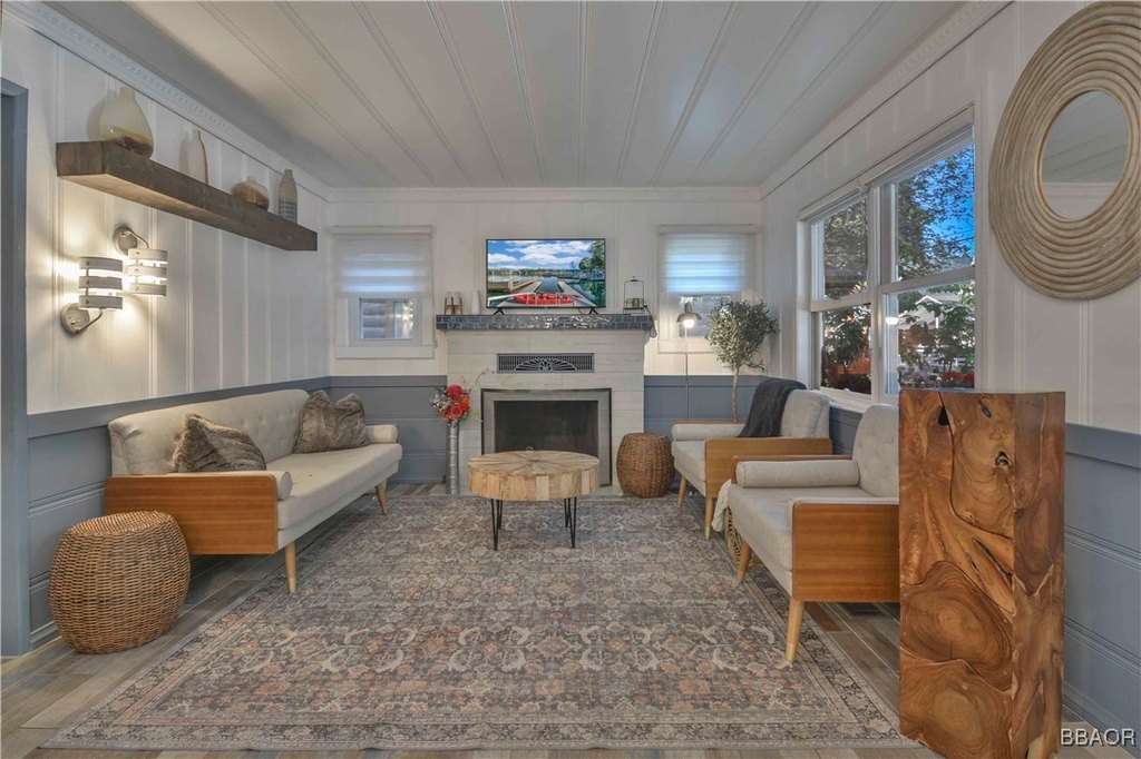 Lake Arrowhead, California, 92352, United States, 2 Bedrooms Bedrooms, ,2 BathroomsBathrooms,Residential,Forsale,1886279