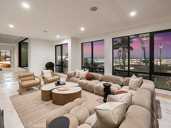 Newport Beach, California, 92663, United States, 5 Bedrooms Bedrooms, ,5 BathroomsBathrooms,Residential,Forsale,2009211