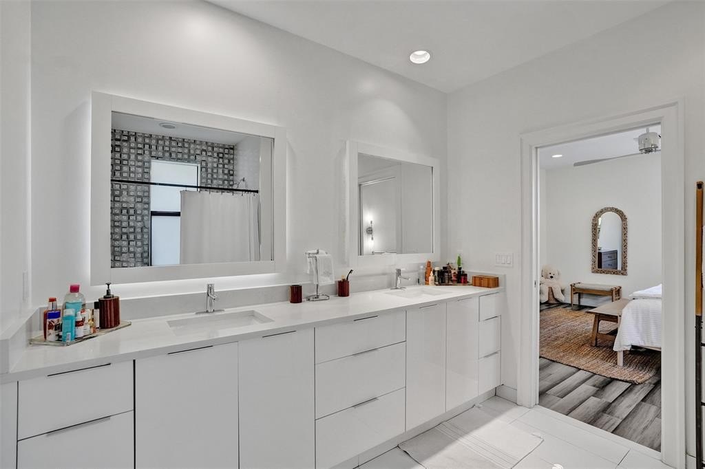 Fort Lauderdale, Florida, 33304, United States, 3 Bedrooms Bedrooms, ,2.5 BathroomsBathrooms,Residential,Forsale,2011621