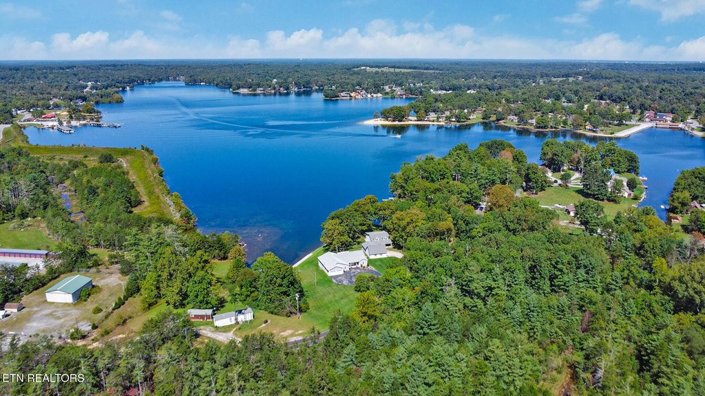 Crossville, Tennessee, 38572, United States, 3 Bedrooms Bedrooms, ,3.5 BathroomsBathrooms,Residential,Forsale,1968515