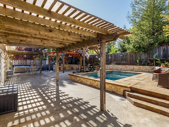 Cloverdale, California, 95425, United States, 2 Bedrooms Bedrooms, ,2 BathroomsBathrooms,Residential,Forsale,2004747