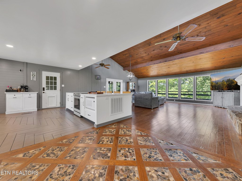 Knoxville, Tennessee, 37920, United States, 3 Bedrooms Bedrooms, ,5.5 BathroomsBathrooms,Residential,Forsale,1959681