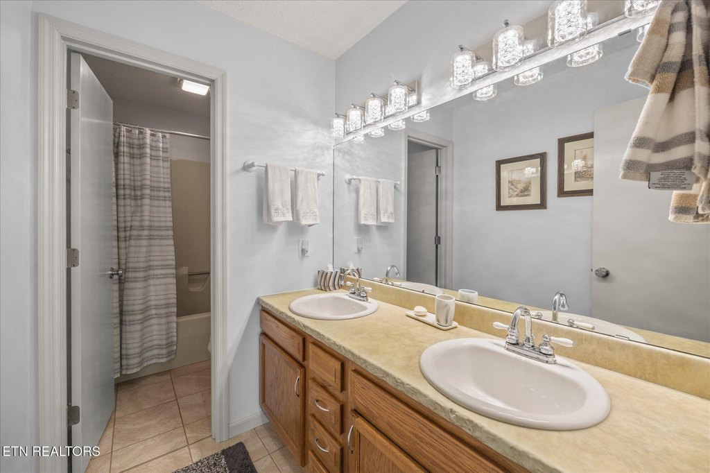 Crossville, Tennessee, 38558, United States, 3 Bedrooms Bedrooms, ,2 BathroomsBathrooms,Residential,Forsale,1907879