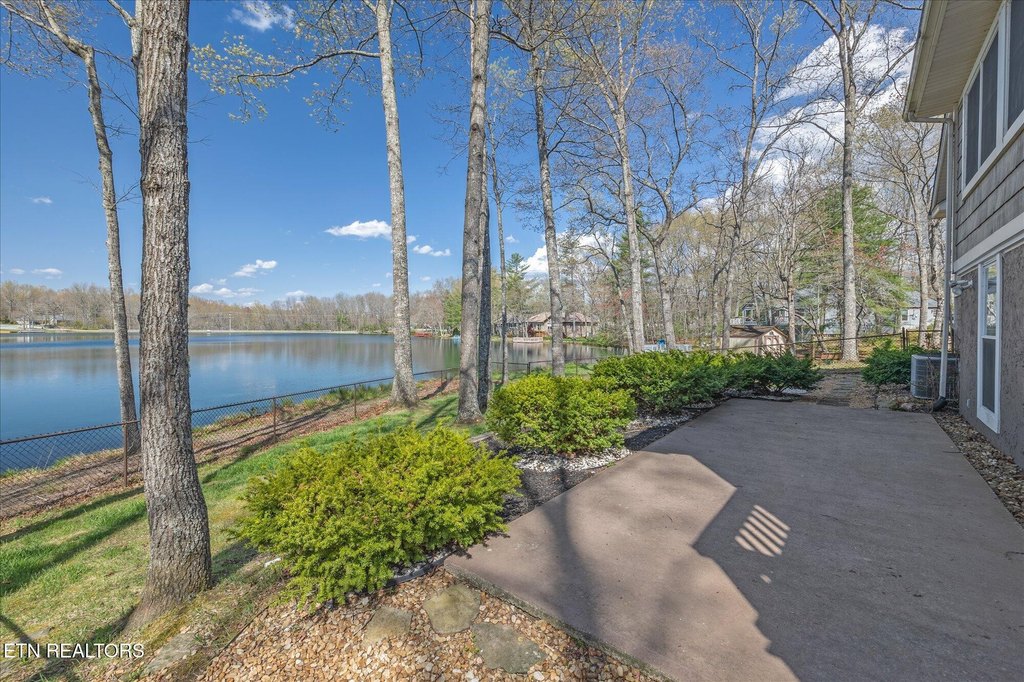 Crossville, Tennessee, 38558, United States, 3 Bedrooms Bedrooms, ,2 BathroomsBathrooms,Residential,Forsale,1907879