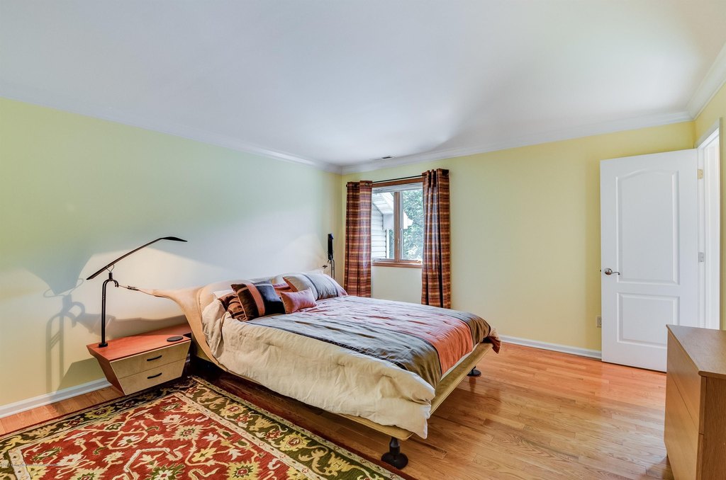 Holmdel, New Jersey, 07733, United States, 5 Bedrooms Bedrooms, ,6.5 BathroomsBathrooms,Residential,Forsale,2012947