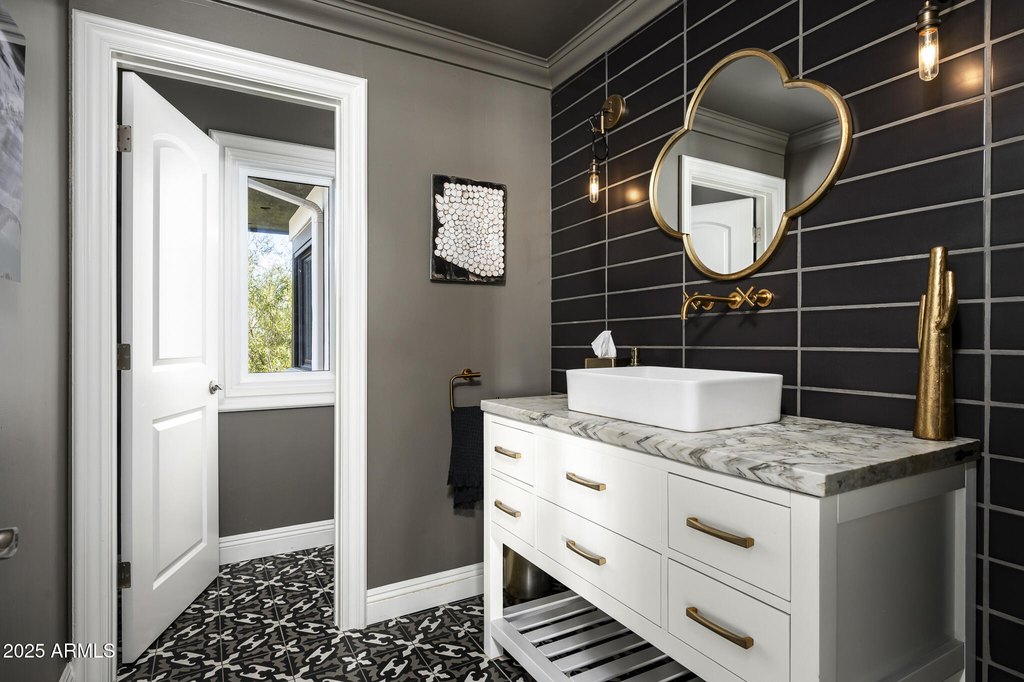 Paradise Valley, Arizona, 85253, United States, 5 Bedrooms Bedrooms, ,7 BathroomsBathrooms,Residential,Forsale,2014372