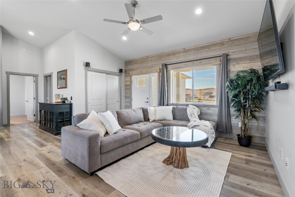 Three Forks, Montana, 59752, United States, 3 Bedrooms Bedrooms, ,2 BathroomsBathrooms,Residential,Forsale,1986985