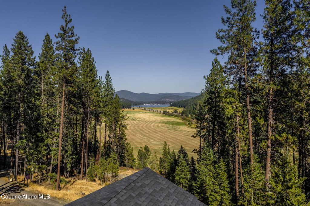 Coeur d'Alene, Idaho, 83814, United States, 4 Bedrooms Bedrooms, ,3 BathroomsBathrooms,Residential,Forsale,1984580