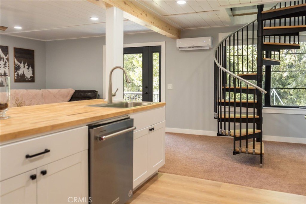 Idyllwild, California, 92549, United States, 3 Bedrooms Bedrooms, ,2 BathroomsBathrooms,Residential,Forsale,2007691