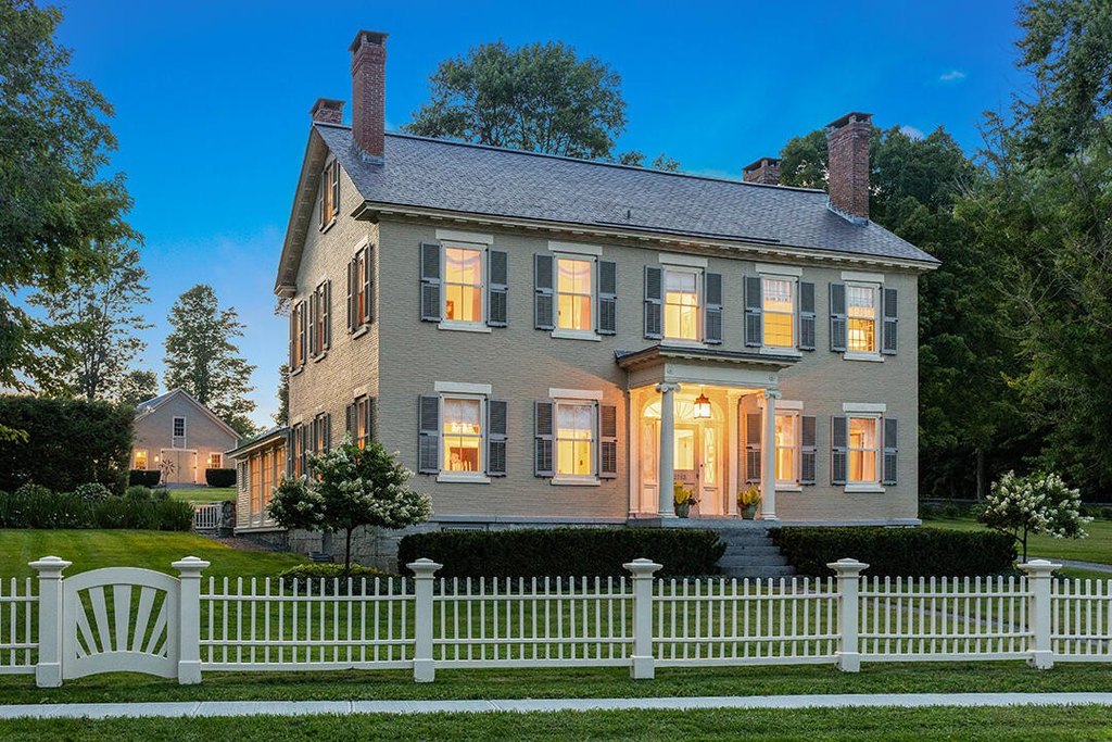 Essex, New York, 12936, United States, 6 Bedrooms Bedrooms, ,5.5 BathroomsBathrooms,Residential,Forsale,1999411