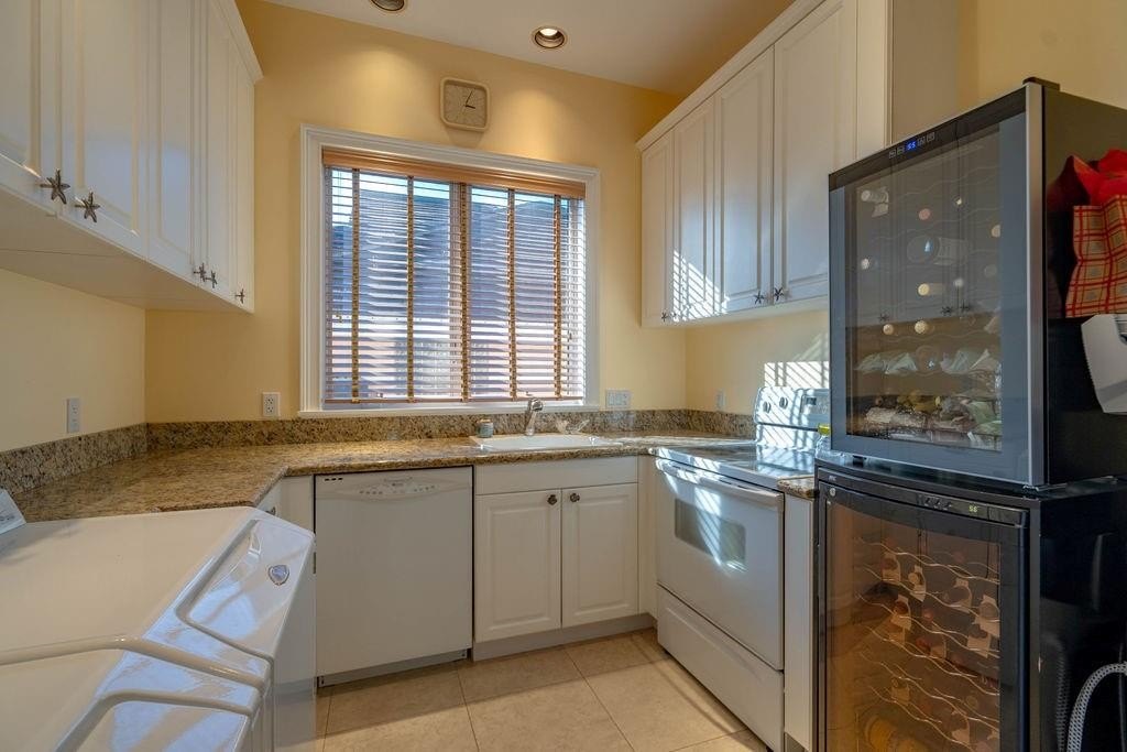 Lighthouse Point, Florida, 33064, United States, 4 Bedrooms Bedrooms, ,5.5 BathroomsBathrooms,Residential,Forsale,2011619