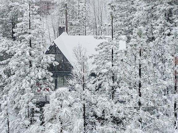 Lake Arrowhead, California, 92352, United States, 3 Bedrooms Bedrooms, ,3 BathroomsBathrooms,Residential,Forsale,2004866