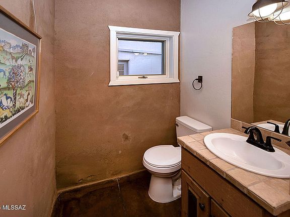 Tucson, Arizona, 85701, United States, 2 Bedrooms Bedrooms, ,3 BathroomsBathrooms,Residential,Forsale,1963517