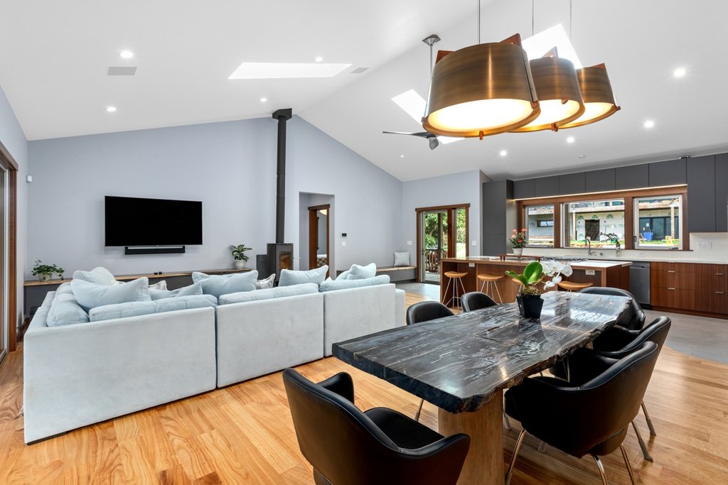 Kamuela, Hawaii, 96743, United States, 4 Bedrooms Bedrooms, ,3 BathroomsBathrooms,Residential,Forsale,1989831