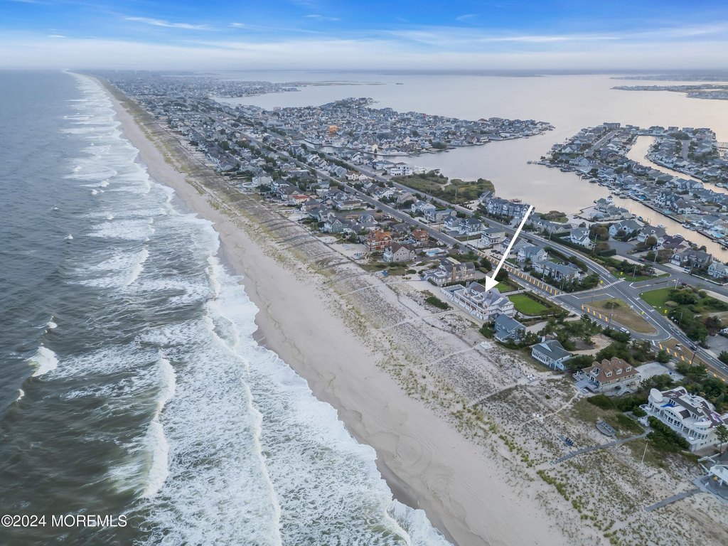 Mantoloking, New Jersey, 08738, United States, 9 Bedrooms Bedrooms, ,9.5 BathroomsBathrooms,Residential,Forsale,2008944