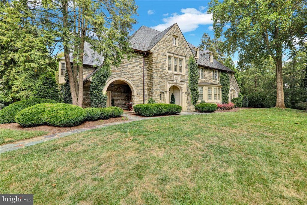 WYOMISSING, Pennsylvania, 19610, United States, 6 Bedrooms Bedrooms, ,4.5 BathroomsBathrooms,Residential,Forsale,1973410