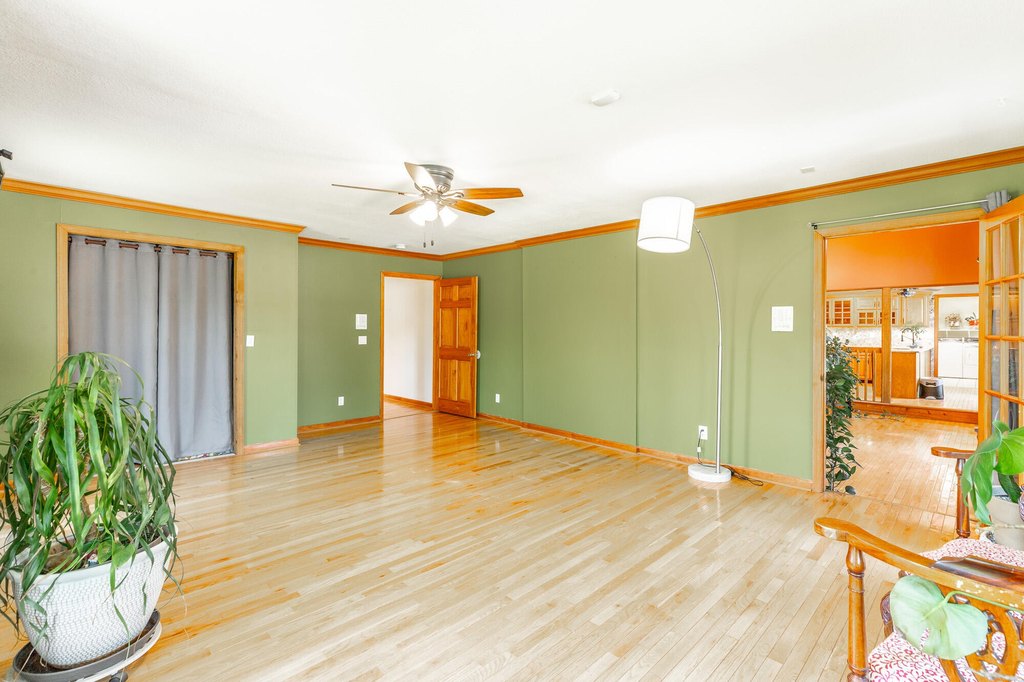 Ringgold, Georgia, 30736, United States, 5 Bedrooms Bedrooms, ,3.5 BathroomsBathrooms,Residential,Forsale,2009483