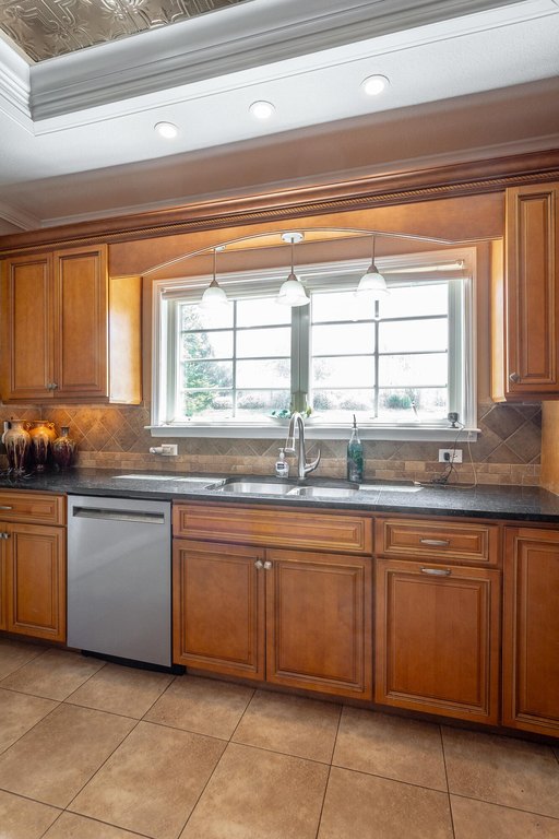 Apison, Tennessee, 37302, United States, 3 Bedrooms Bedrooms, ,2 BathroomsBathrooms,Residential,Forsale,1995310