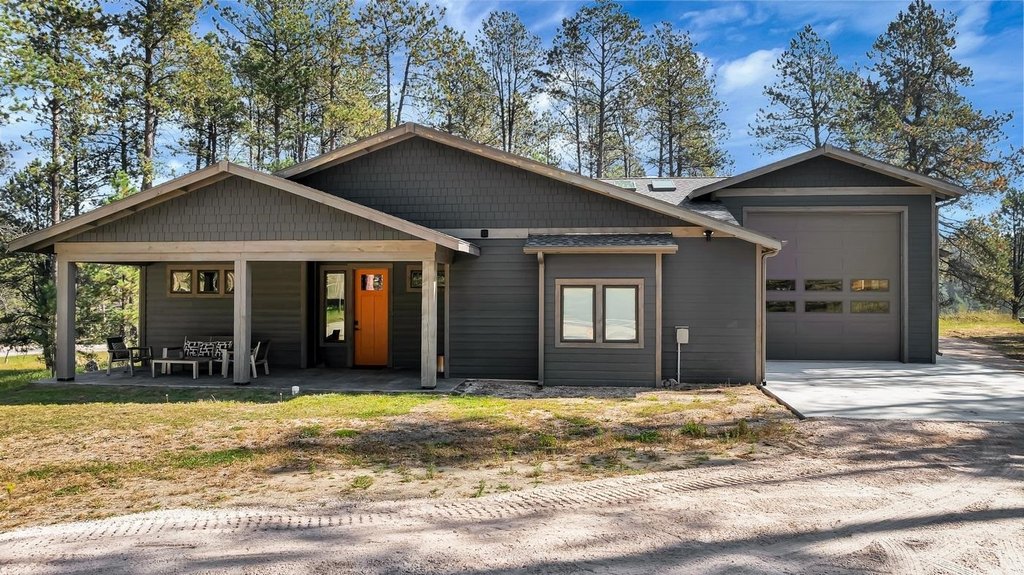 Custer, South Dakota, 57730, United States, 2 Bedrooms Bedrooms, ,2 BathroomsBathrooms,Residential,Forsale,1962260