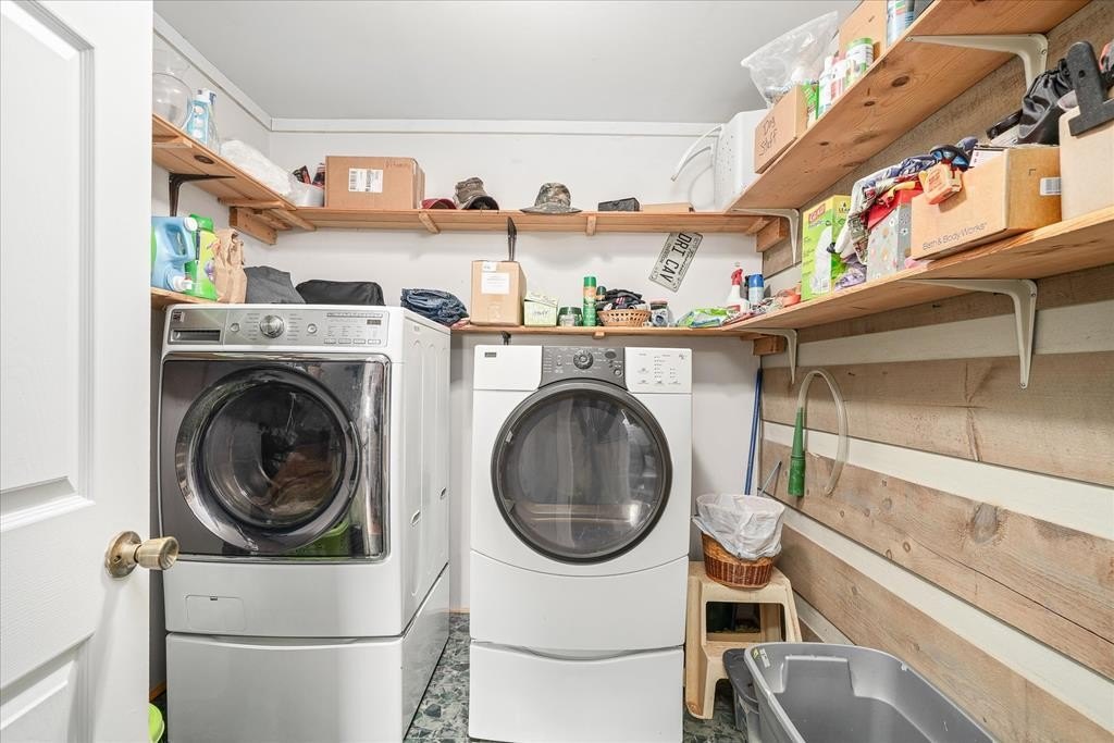 Livingston, Tennessee, 38570, United States, 5 Bedrooms Bedrooms, ,3 BathroomsBathrooms,Residential,Forsale,1968520