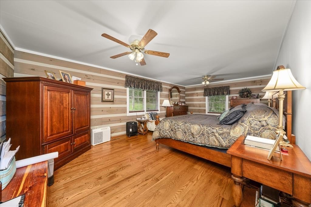 Livingston, Tennessee, 38570, United States, 5 Bedrooms Bedrooms, ,3 BathroomsBathrooms,Residential,Forsale,1968520