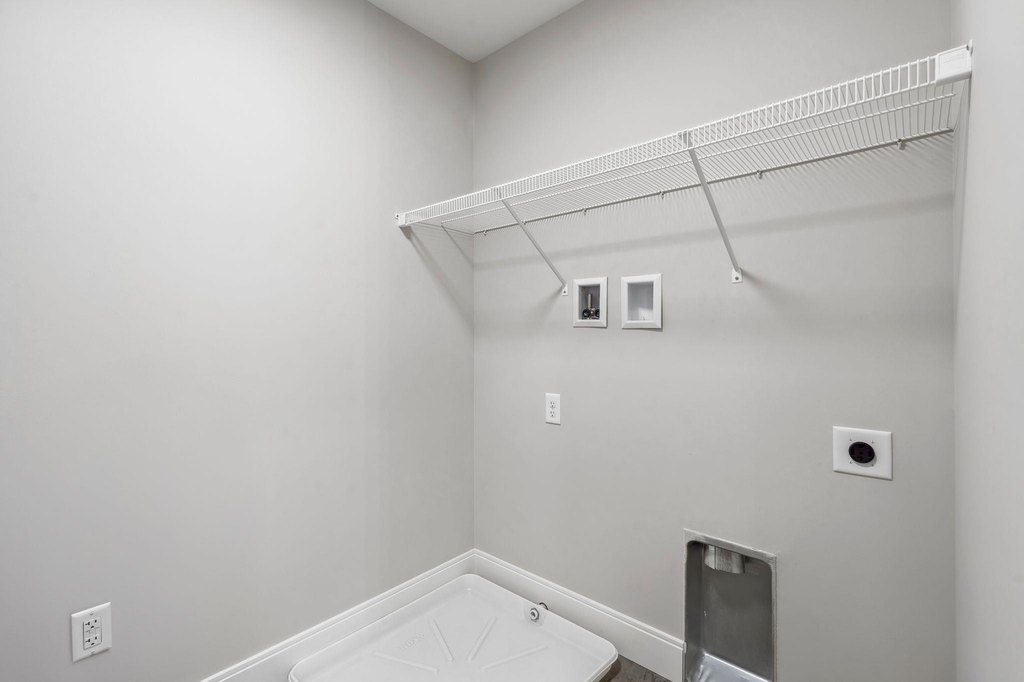 Kittery, Maine, 03905, United States, 4 Bedrooms Bedrooms, ,2.5 BathroomsBathrooms,Residential,Forsale,2002410